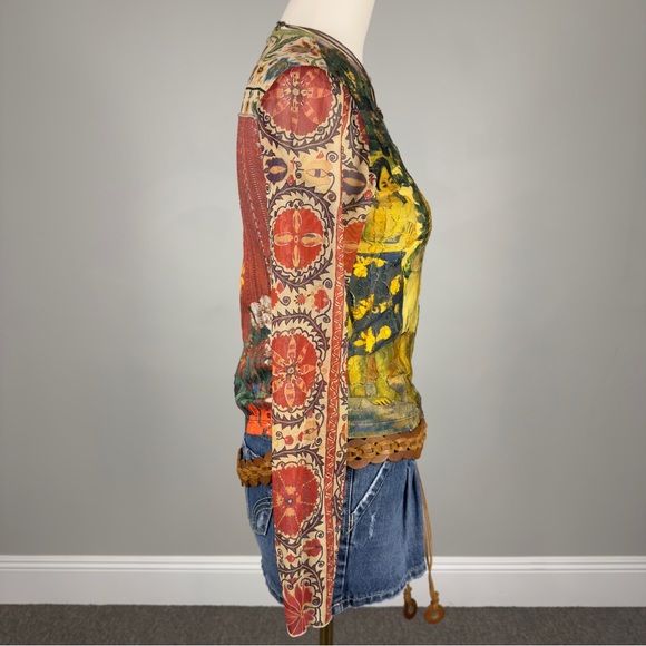 patterned top - Picture 4 of 7